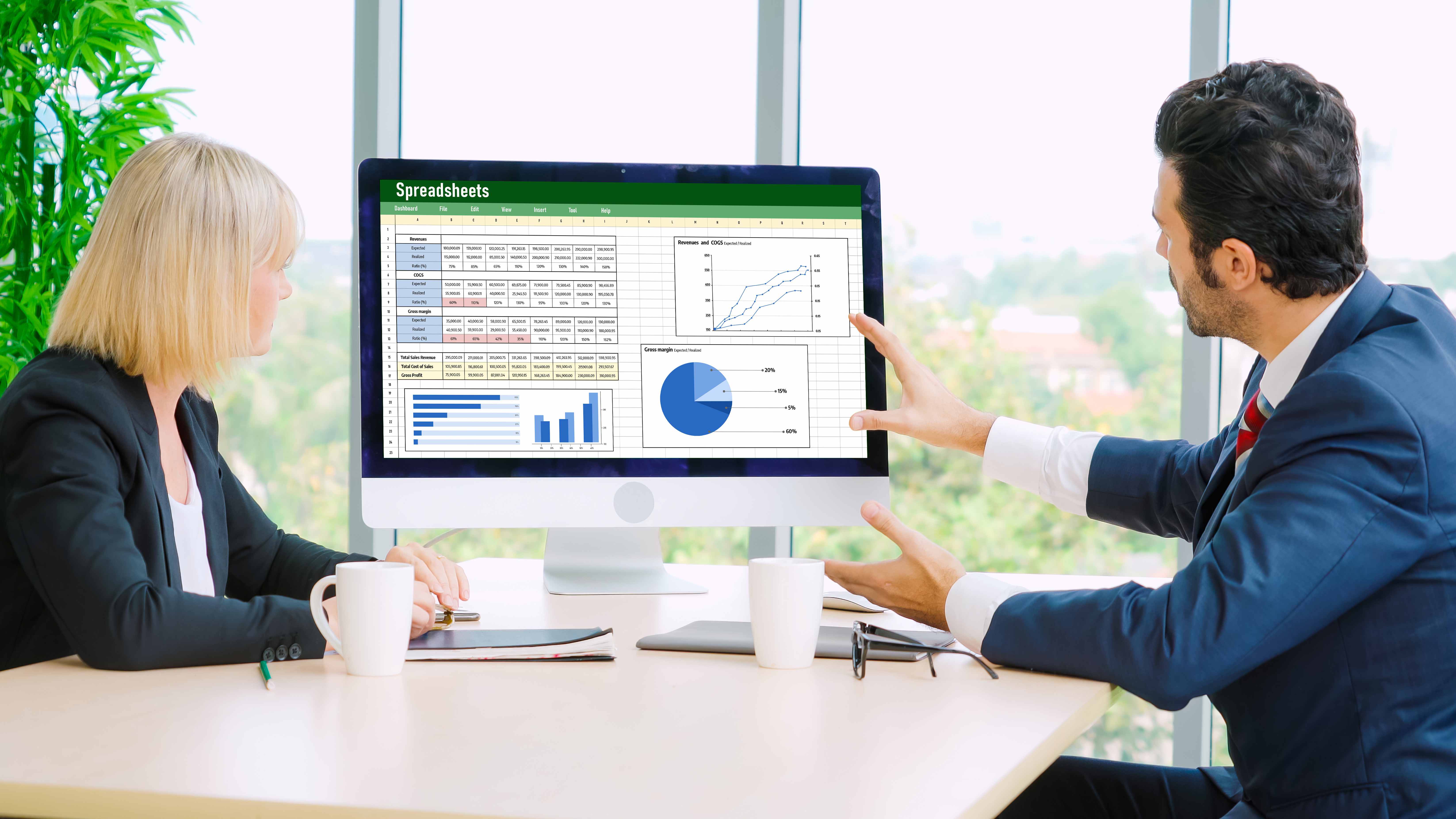 Использование функции СУММ для анализа доходов