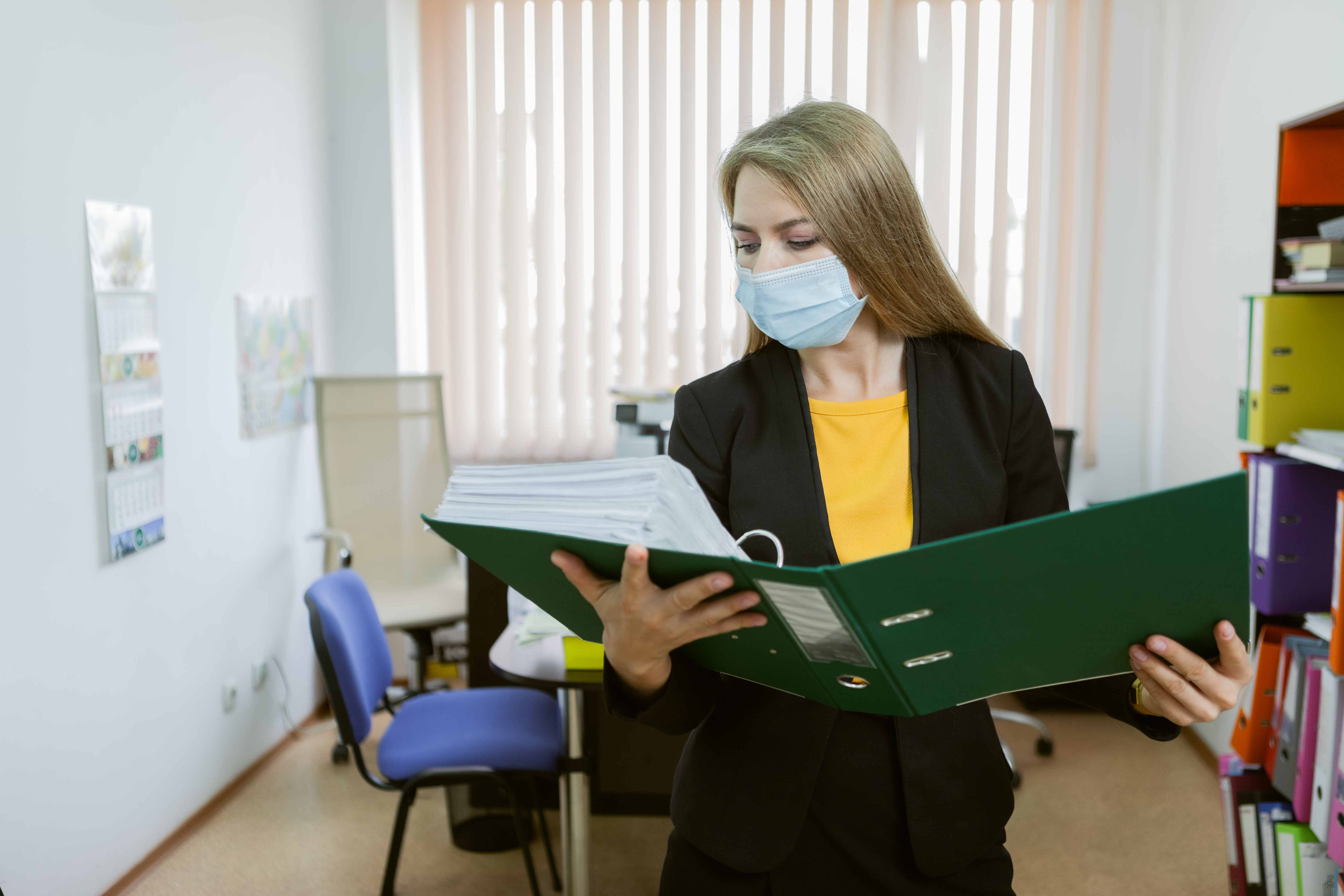 Издание приказа об освобождении от работы